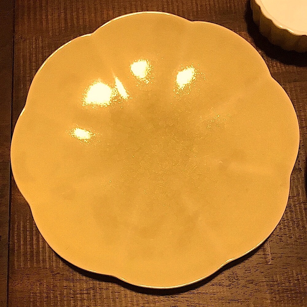 TAG Scalloped Edge Plate